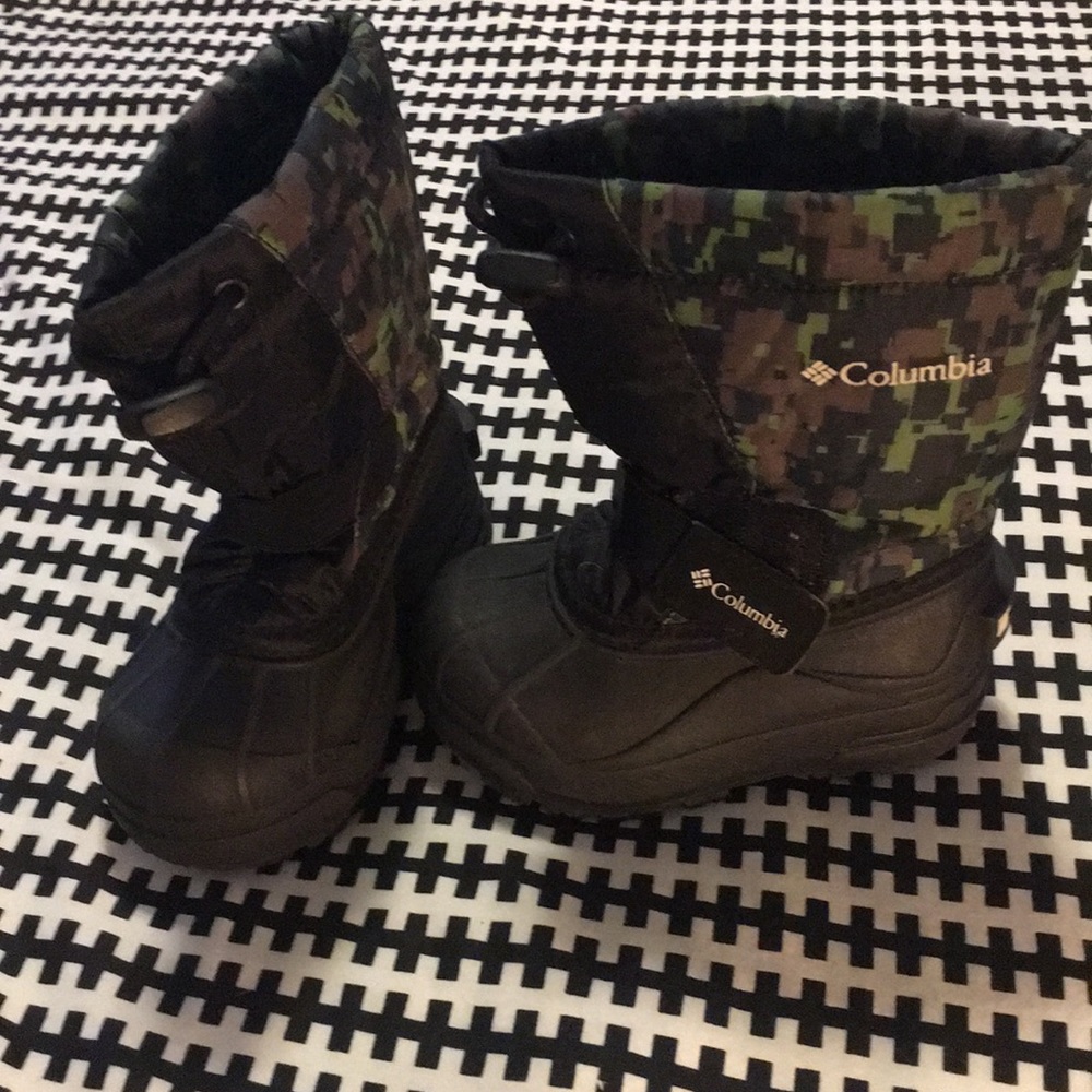Columbia kids snow boots